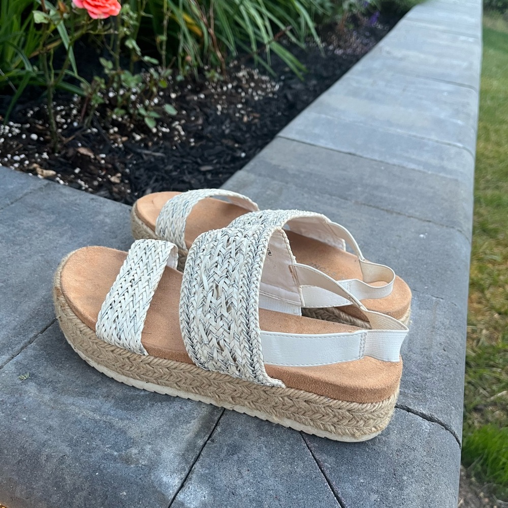 Summer sandals